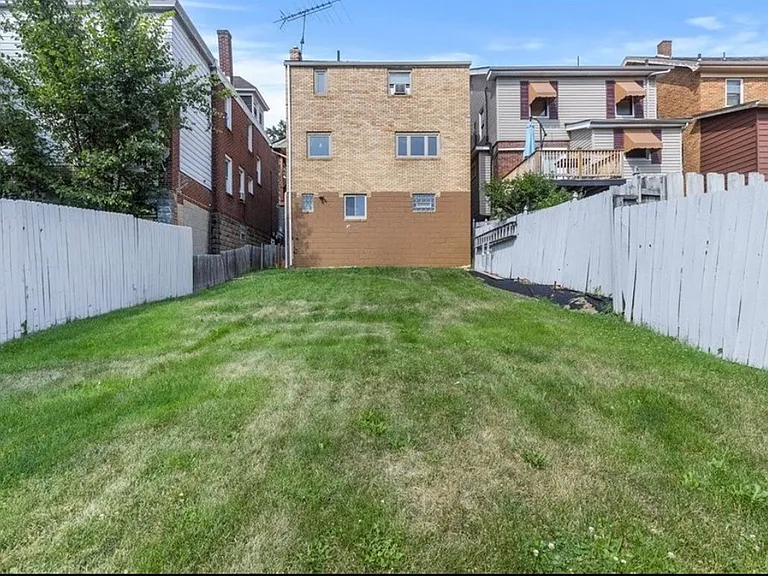 1122 Berkshire Ave — Photo 11
