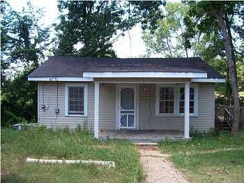 1st image of 458 Crescent Ln E