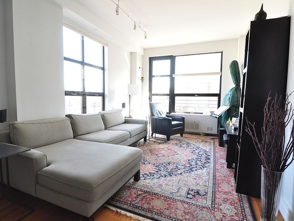 1st image of 527 Lincoln Pl APT 402