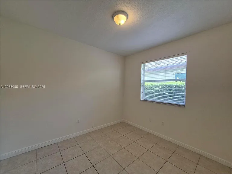 5033 SW 134th Ave — Photo 16