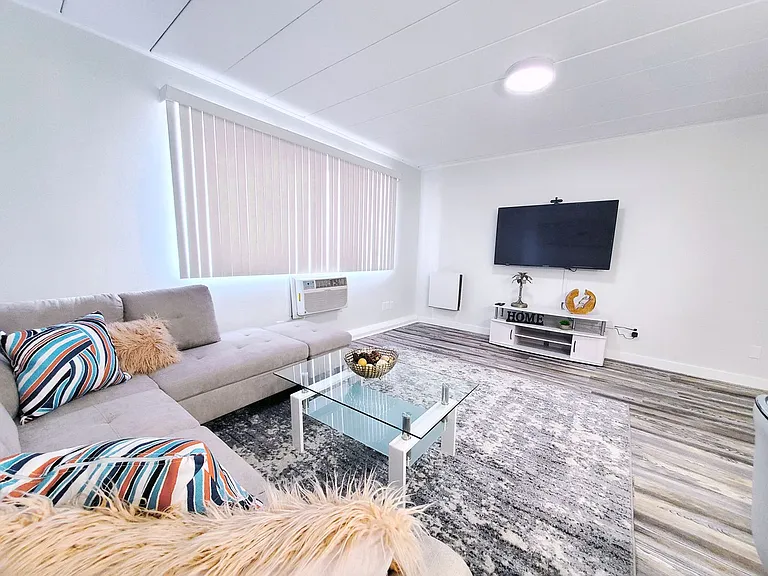 Smartland Shorewood Apartments — Photo 5