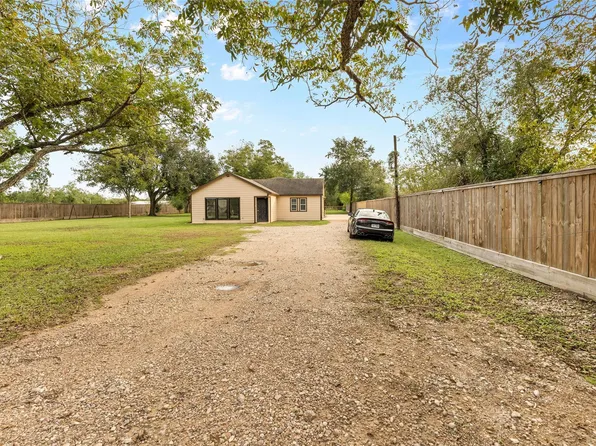 1022 Brooks Ave, Rosenberg, TX 77471