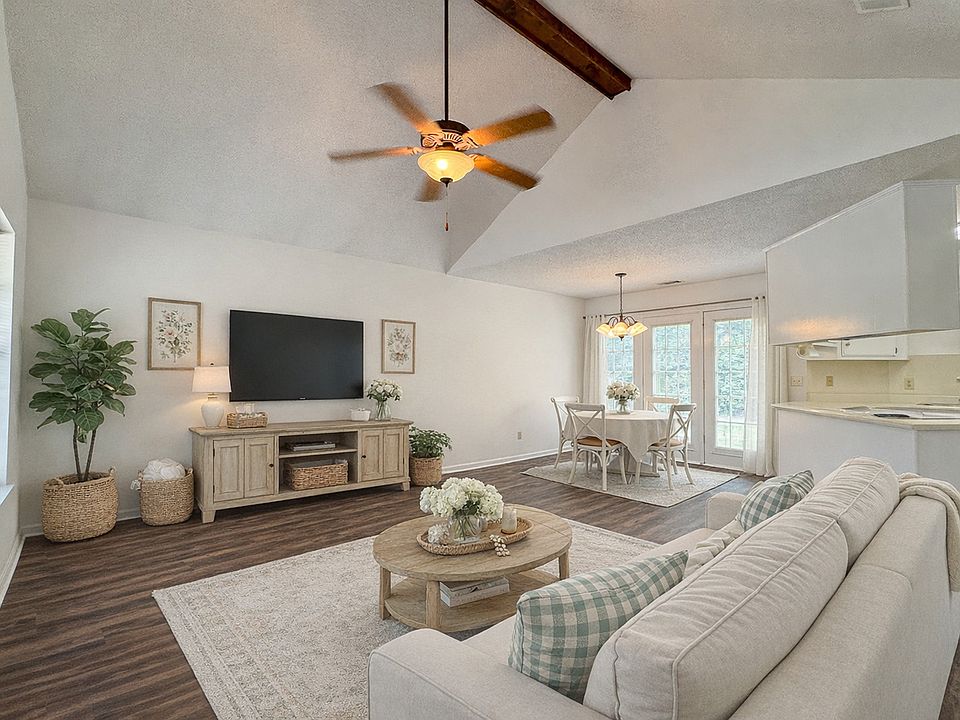1st image of 7 Clayton Ln