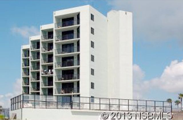 2nd image of 3405 S Atlantic Ave