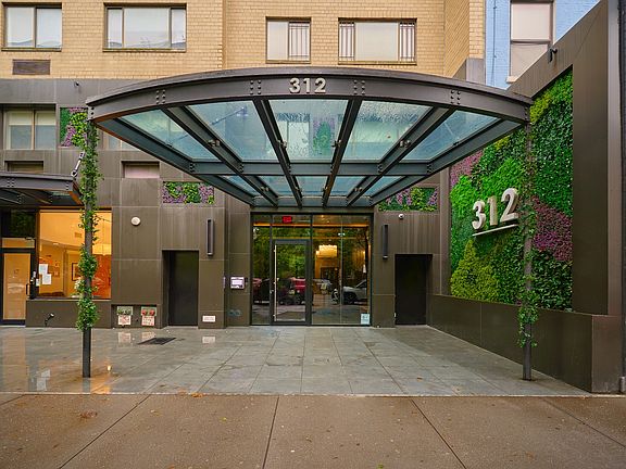 5th image of 312 E 30th St APT 5D