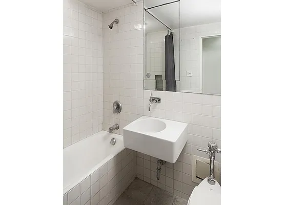 Sold by Warburg | media 2