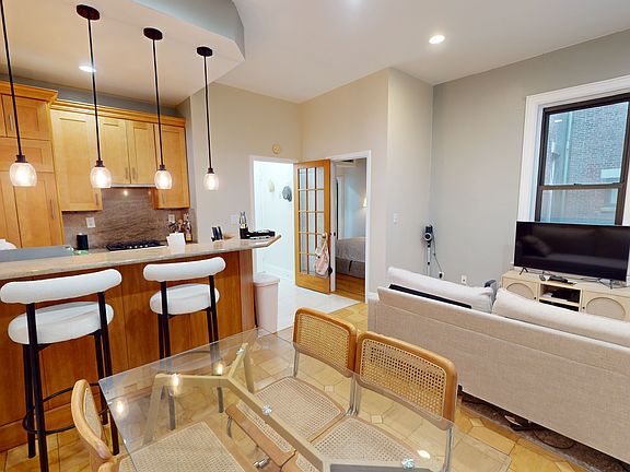 2nd image of 625 W End Ave APT 2B