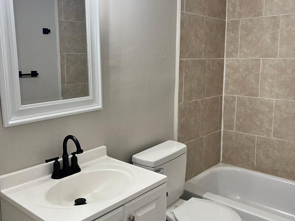 2nd image of 1321 N 3rd St #22