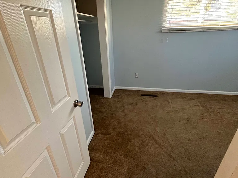 8037 S Allen St W — Photo 2
