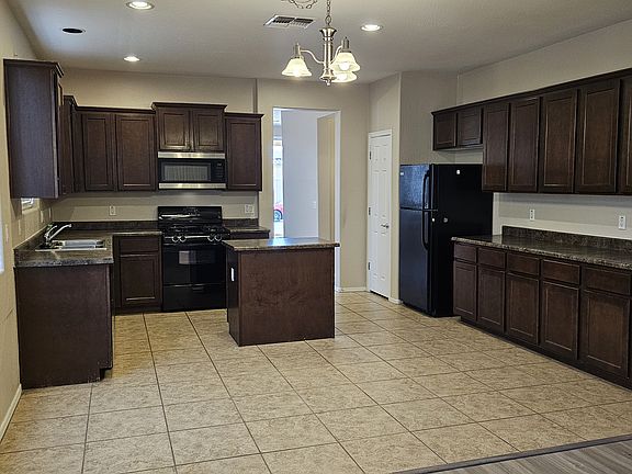 3rd image of 1871 N Saint Francis Pl