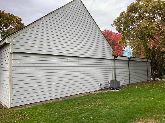 3rd image of 2455 Bay Ct