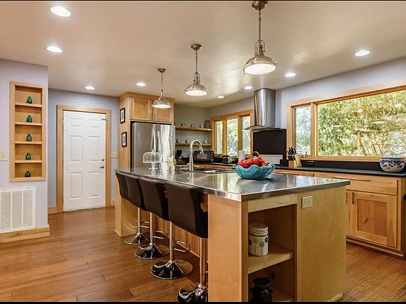 Gorgeous grommet kitchen