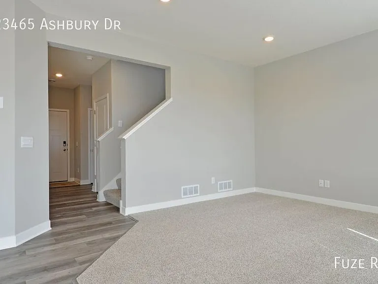 23465 Ashbury Dr — Photo 8
