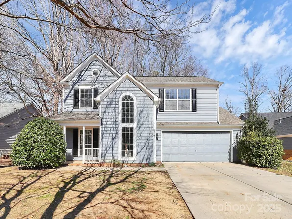 8419 Belstead Brook Ct, Charlotte, NC 28216