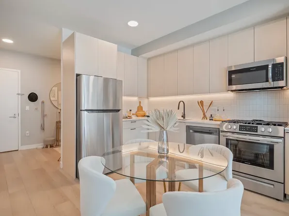 153-10 88th Avenue image 3 of 29