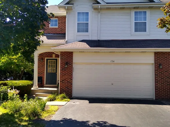 754 River Walk Dr, Wheeling, IL 60090