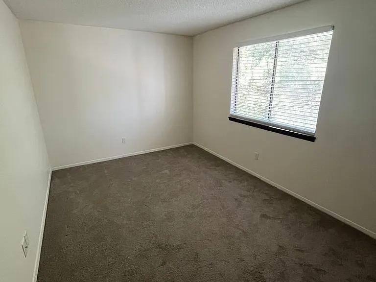 18195 E Ohio Ave #201 — Photo 15