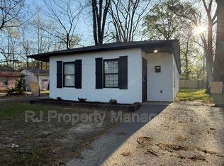 1384 S Wellington St, Memphis, TN 38106