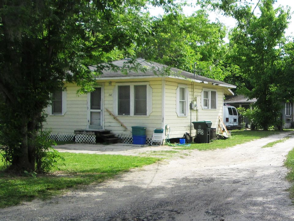 2nd image of 852 Tomoka Rd