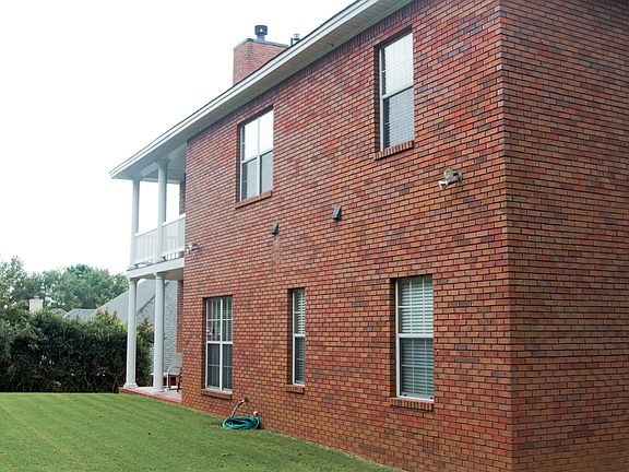 2nd image of 712 Fountain Ln