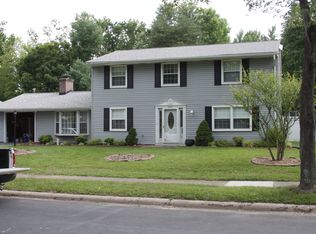 2512 Lisa Dr, Waldorf, MD