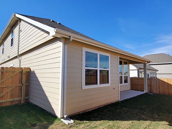 4th image of 989 Marquis Dr