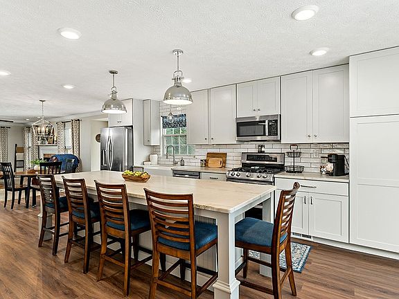 2nd image of 414 Swan Dr