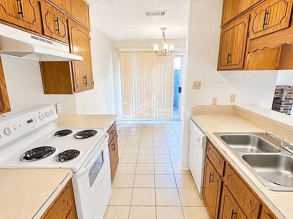 5th image of 3009 Lake Rd APT B