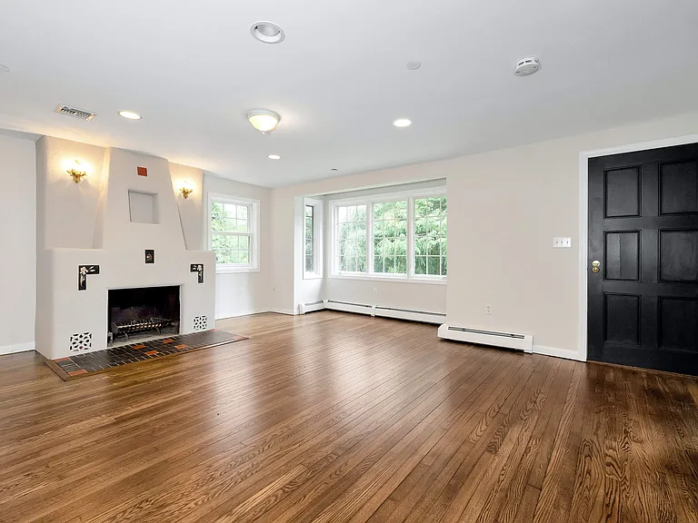 181 Washington St — Photo 10