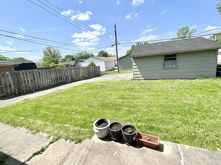 218 & 220 Wayside Dr #220 — Photo 10