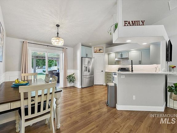 4th image of 836 W Ashby Dr