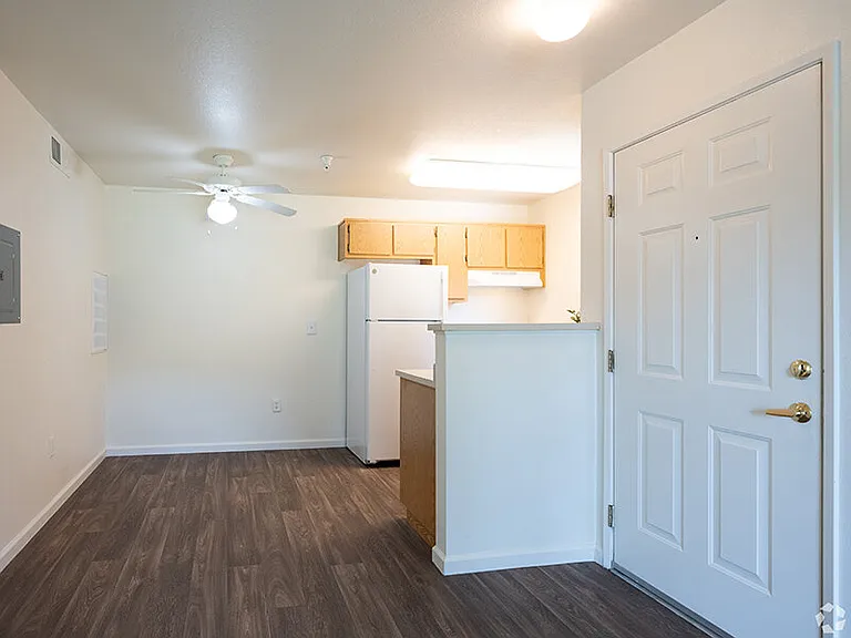 Second Street Apartments — Photo 5
