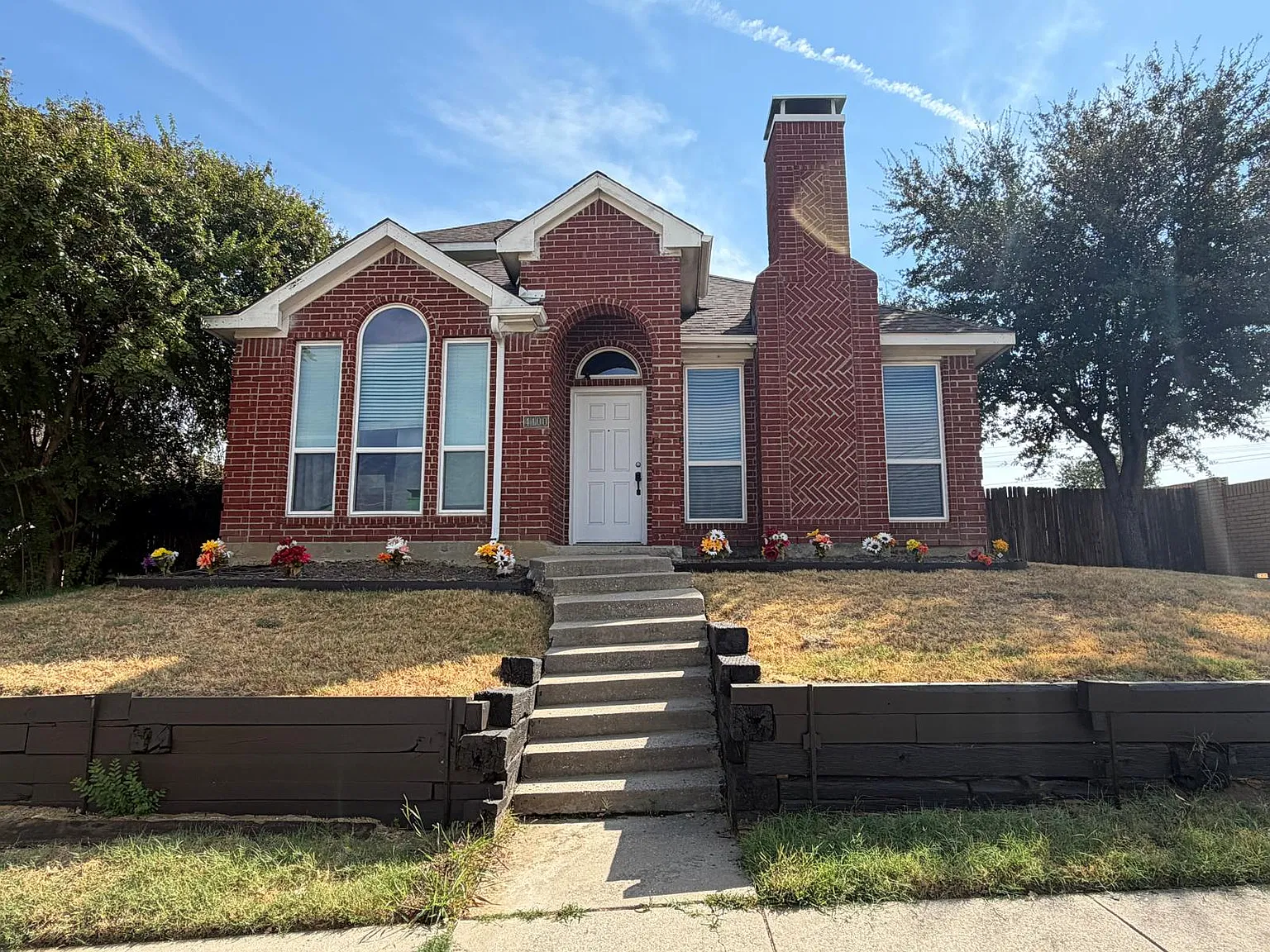 3 bed, 1461 sqft, $2,400 — Photo 2