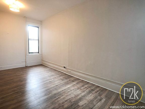 5th image of 2571 23rd St APT 2L