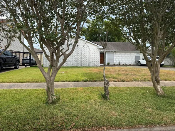 10130 Sageplum Dr, Houston, TX 77089