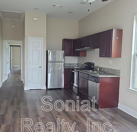 2nd image of 1905 Montegut St