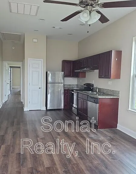 1905 Montegut St — Photo 2