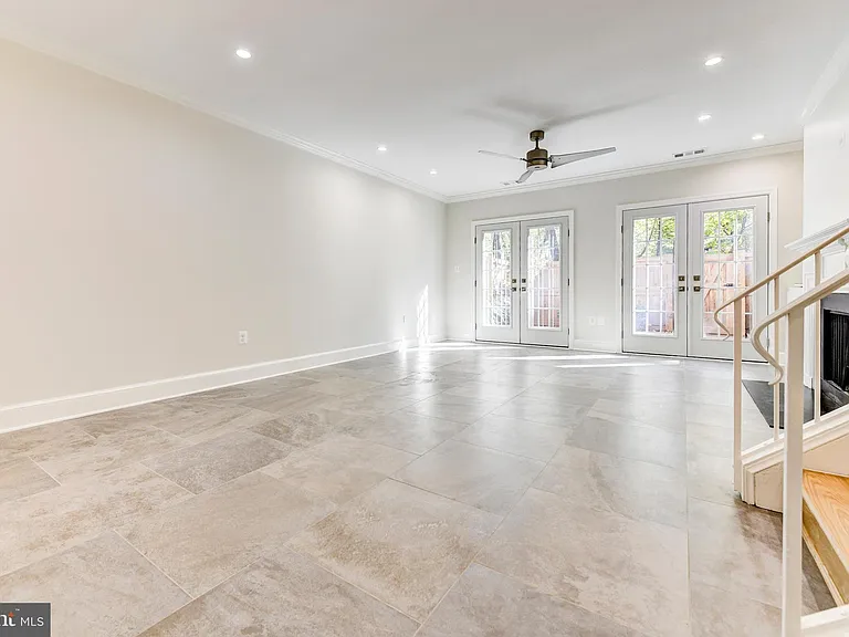 3221 Sutton Pl NW #C — Photo 21