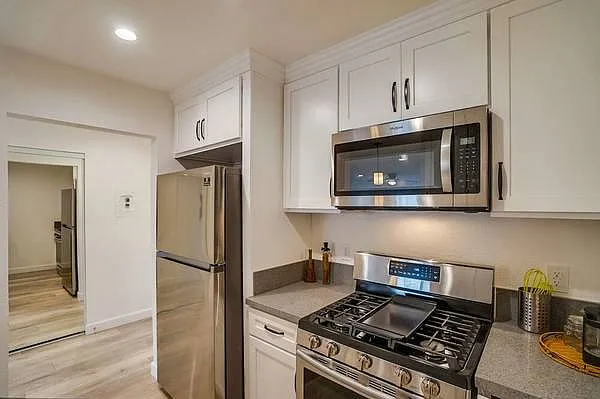1722 N Avalon Blvd — Photo 1