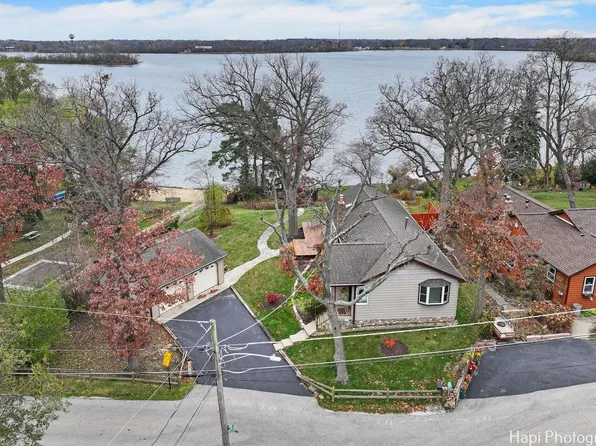 23555 W Parkway Ave, Lake Villa, IL 60046