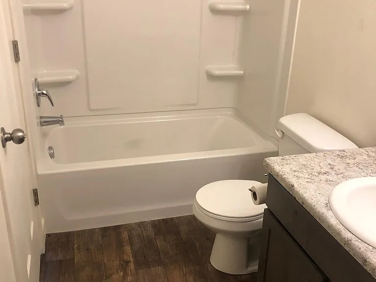 203 E 700 N — Photo 12