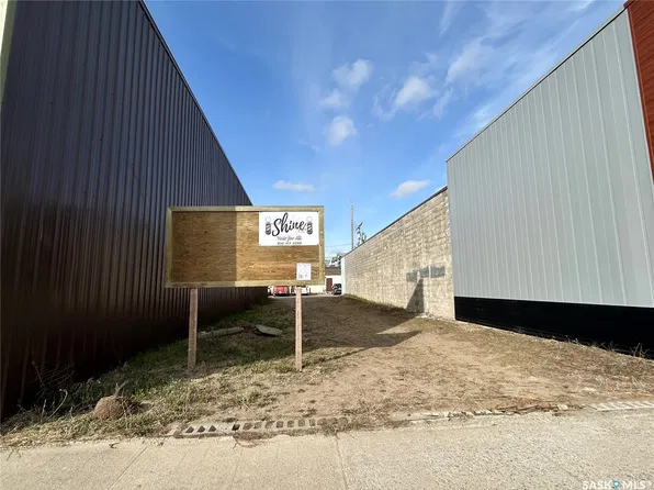 215 Centre Street, Nipawin, SK S0E 1E0
