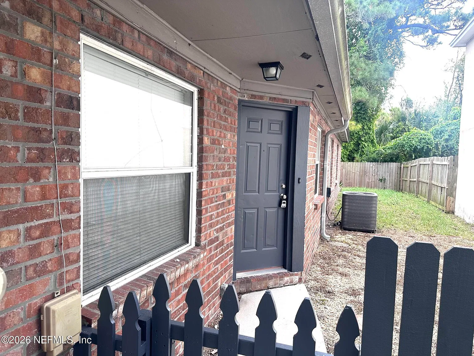 3 bed, 2.0 bath, 1068 sqft, $1,750 — Photo 3