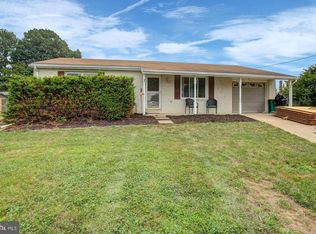 82 Roosevelt Arms Ct, Chambersburg, PA 17201