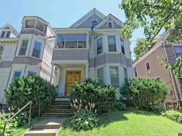 1062 Gillespie St, Schenectady, NY 12308