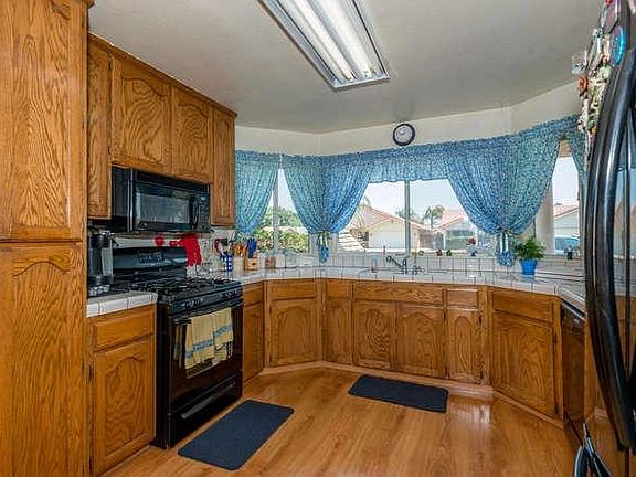 2nd image of 2424 Ashwood Ct