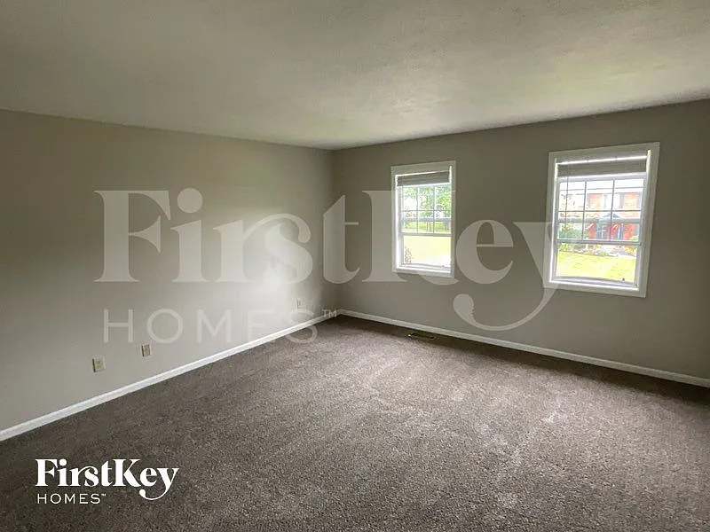4 bed, 3.5 bath, 3398 sqft, $3,620 — Photo 2