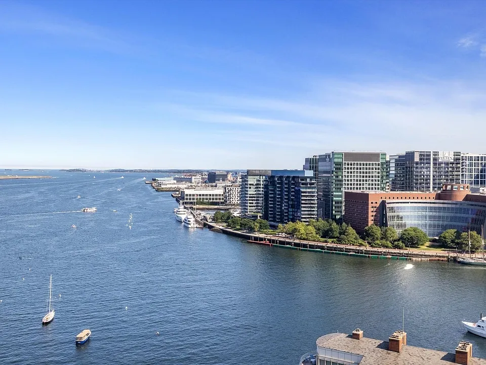 85 E India Row #22F