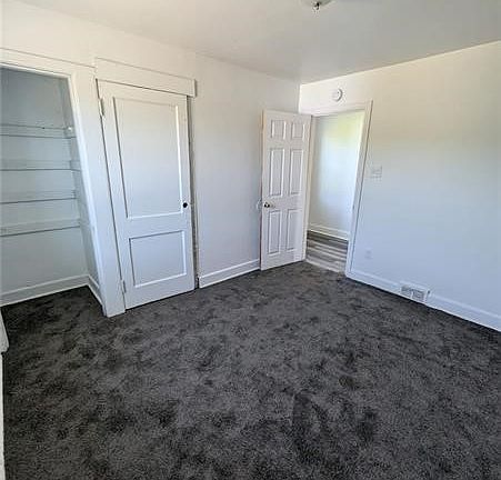 3rd image of 910 Edith St
