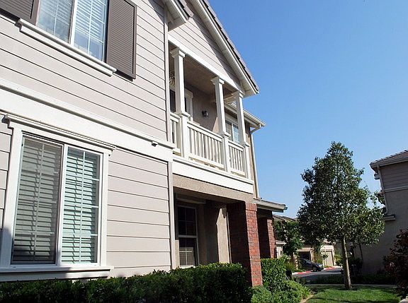 3rd image of 27444 Acacia Dr